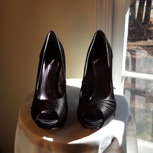 Jacqueline Ferrar Peep-Toe Heels